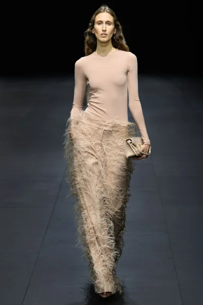 Look 3